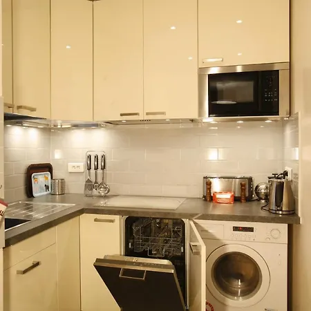 Confort Au Pied Du Métro Glacière Apartamento